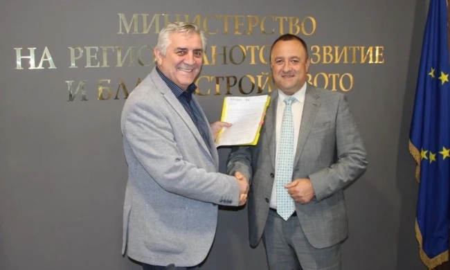 Министър Иванов: Продължаваме ритмичното подписване на споразумения с общините за изпълнение на различни обекти, днес имаме нови 49 с 24 общини