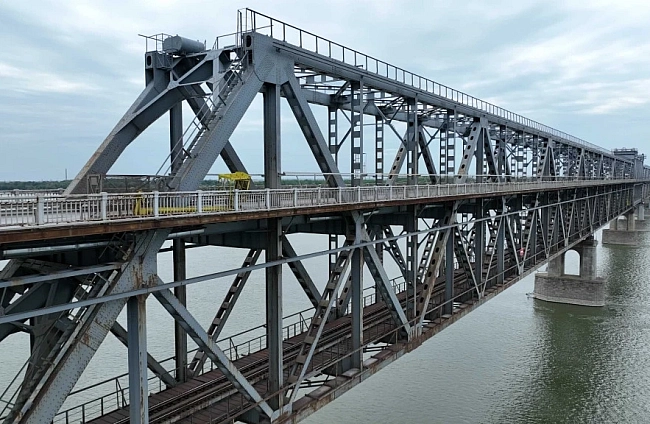 Утре ще бъде спряно движението по Дунав мост при Русе