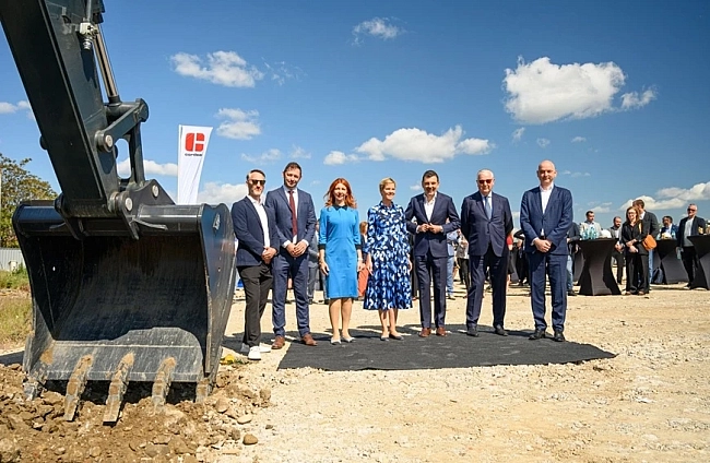 stroitelstvoto na Estrea Park v rayon Nadezhda