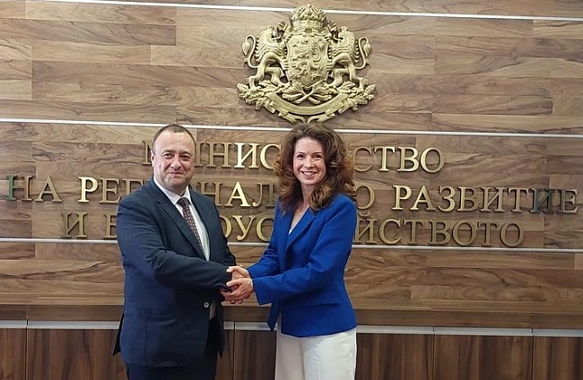 Министър Иванов проведе среща с председателя на Комитета на регионите Ката Тютьо