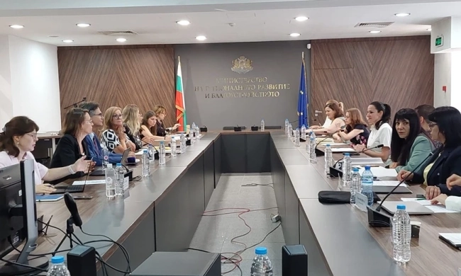 Нова национална жилищна стратегия ще адресира незаконните сгради и бездомността до 2050 г.