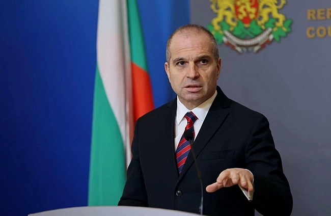 grozdan karadzhov vlakove zheleznitsa