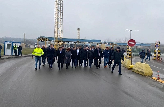 Дунав мост при Русе ще бъде пуснат за движение и в двете платна за предстоящите празници