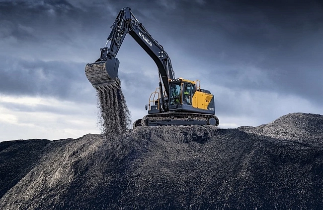 Hyundai HX300L – ново поколение верижен багер с повече мощност и интелигентно управление