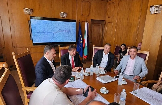 Кметовете подкрепиха незабавното подновяване на строежа на АМ Хемус чрез анекси към договорите