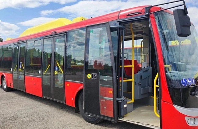 Нови електрически автобуси обновяват обществения транспорт в Перник