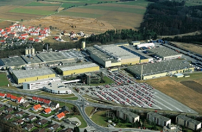 Мебелното производство на Vierhaus в Рееc, Германия, приключва през 2027 г.