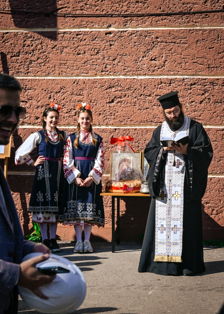 Кметът Васил Терзиев и кметът на Панчарево Евгения Алексиева дадоха старт на строителството на нова сграда към 83-то училище