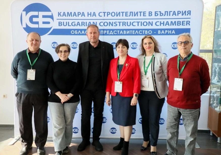 Варненски гимназисти с първа награда в националното състезание Аз мога да строя– DELECTO