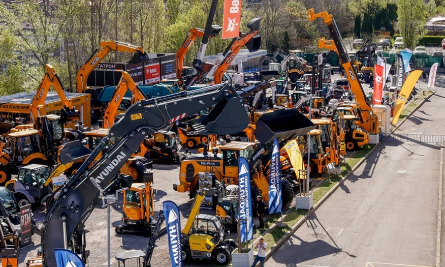 В продажба са билетите за изложението на строителството и архитектурата Архитектурно-строителна седмица