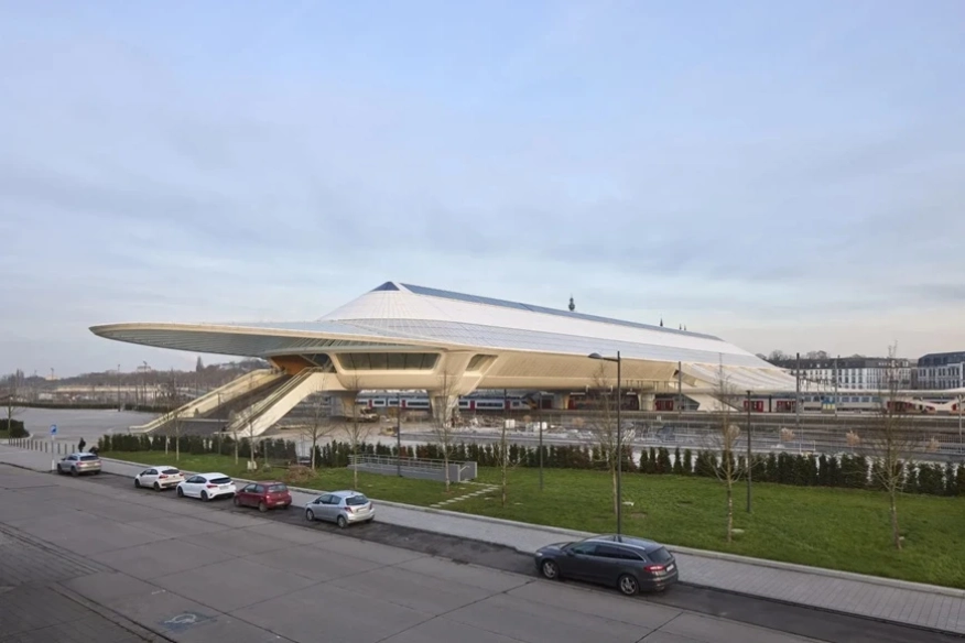 Нова гара Монс: Архитектурно чудо и транспортен хъб в Белгия