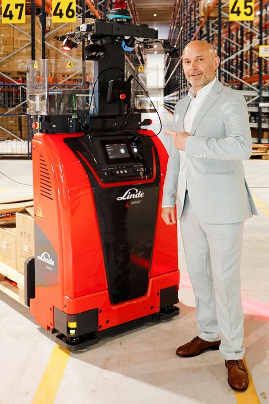 Емил Димитров, мениджър логистика в LOGISTICS 99 (вляво с председателя на Българската асоциация по снабдяване Арно Куюмджиян