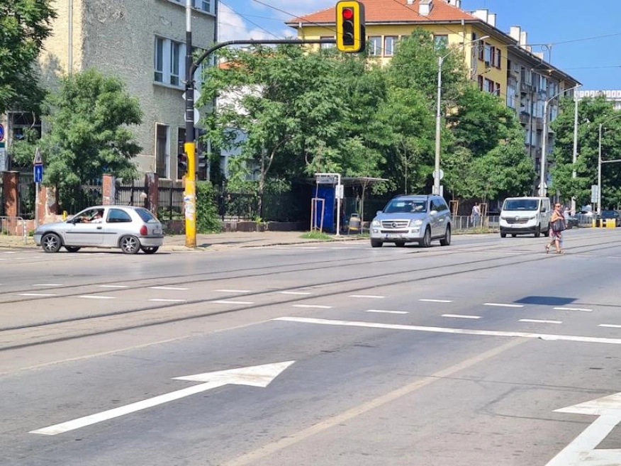 Столичната община започна обновяване на пътната маркировка за по-висока безопасност