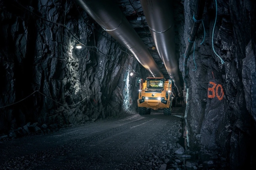 Volvo CE въвежда първите електрически съчленени самосвали A30 Electric в реален инфраструктурен проект
