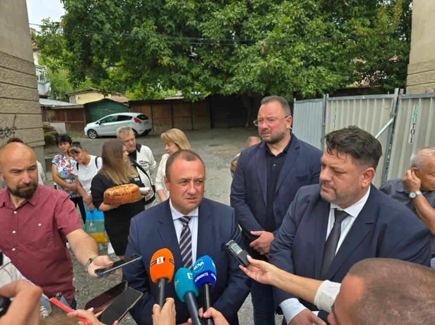 Министър Иван Иванов: 1200 домакинства в Шумен ще бъдат енергийно обновени