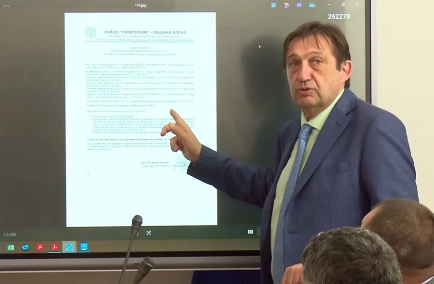 Незаконното строителство край Варна е в правомощията на Общината, заяви министър Шишков