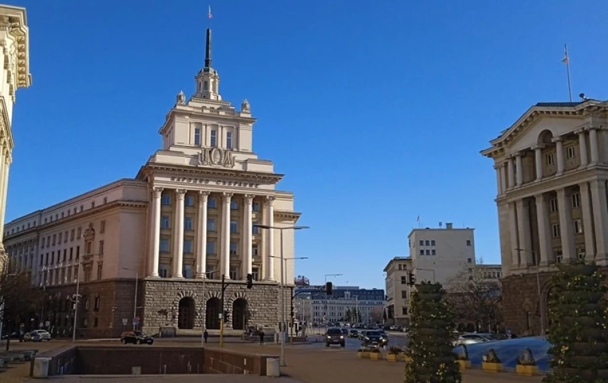 Парламентът прие на първо четене актуализация на държавния бюджет заради общинските проекти