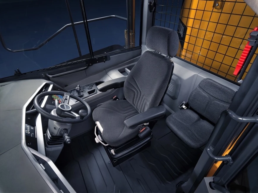 Hyundai обновява кабината на шарнирно-съчленените самосвали HA30A и HA45A