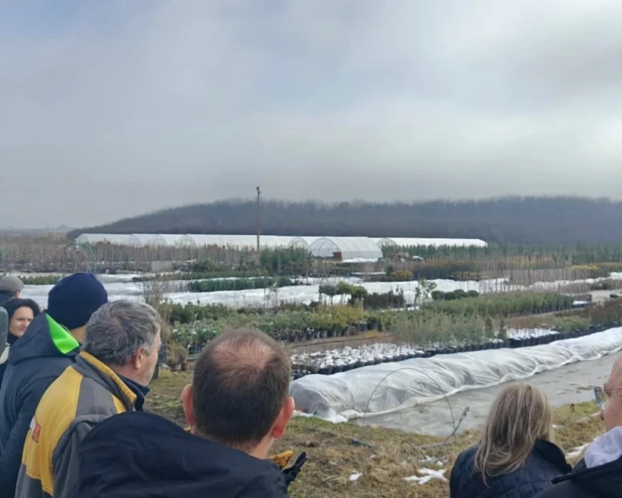 Работно посещение на АПДРБ в Павликени: обмен на опит и добри практики в производството на декоративни растения