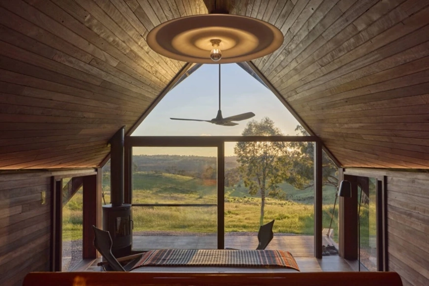 Стоманени A-frame къщи устояват на суров климат