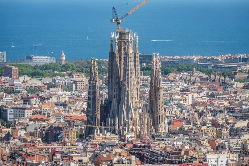 Идеята зад La Sagrada Familia: Моделът на висящата верига на Гауди