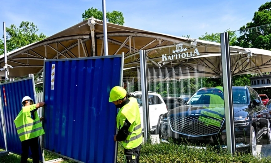 Край на процедурните хватки: Съдът окончателно отряза Капитолия, демонтажът в Борисовата градина продължава