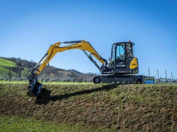 New Holland разширява портфолиото си от компактно строително оборудване с нови багери от среден клас, представени на EIMA 2024