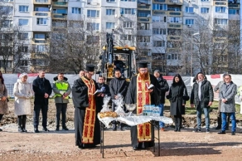 Васил Терзиев направи първа копка на нова детска градина в кв. Красна поляна