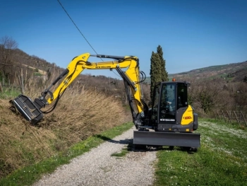 New Holland разширява портфолиото си от компактно строително оборудване с нови багери от среден клас, представени на EIMA 2024