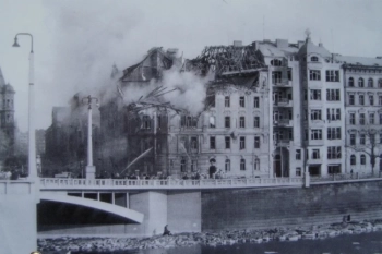 По-малко известната история на Танцуващата къща в Прага