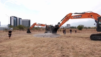 Строителната техника отблизо: Мегатрон показа машините на Bobcat, Develon и Atlas Copco