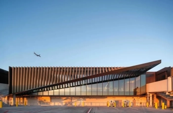 Нов терминален корпус на летище LAX е изграден от девет преместваеми модула