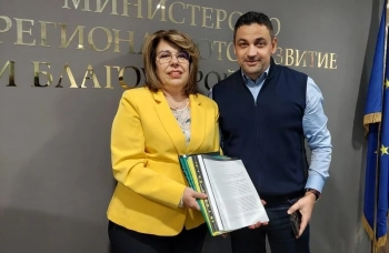 Министър Коритарова: Процесът на изплащане на средства към общините в изпълнение на Инвестиционната програма за общински проекти е необратим