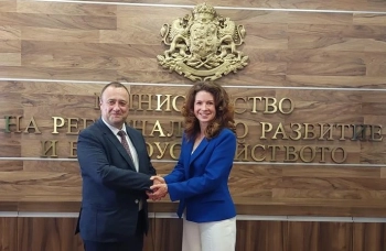 Министър Иванов проведе среща с председателя на Комитета на регионите Ката Тютьо
