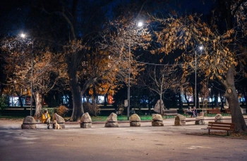 Приключи основният етап от подмяната на алейното осветление в парк Заимов в София