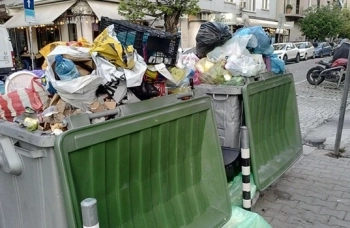 От преливащи кофи до справедлива система: време ли е да плащаме, колкото изхвърляме?