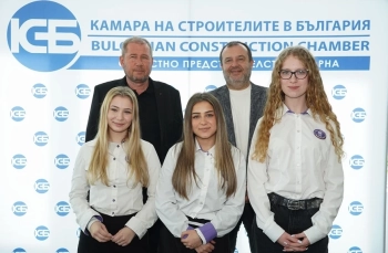 Варненски гимназисти с първа награда в националното състезание Аз мога да строя– DELECTO